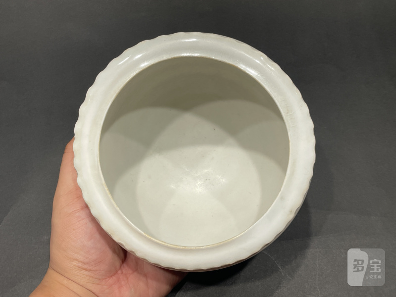 明 定窑花口钵 - 图6